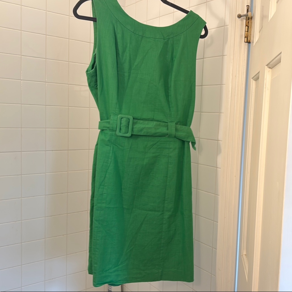 Sharagano Size 14 Green Sleeveless Belted dress